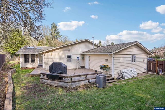 2095 Popcorn Ct NW, Salem, OR 97304