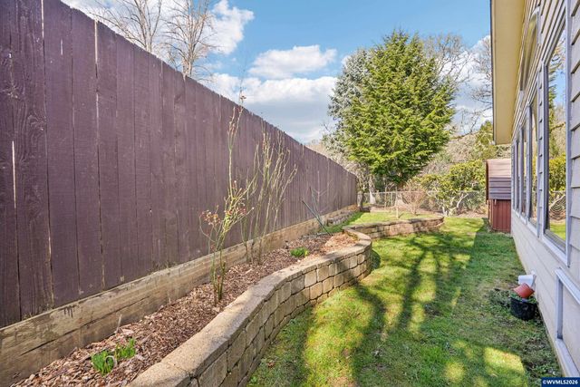 2095 Popcorn Ct NW, Salem, OR 97304