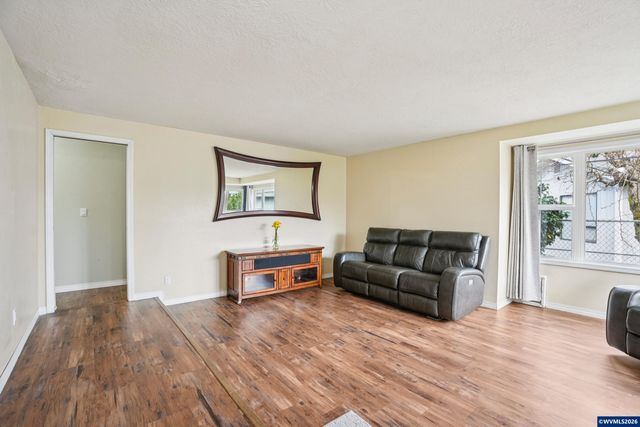 2095 Popcorn Ct NW, Salem, OR 97304