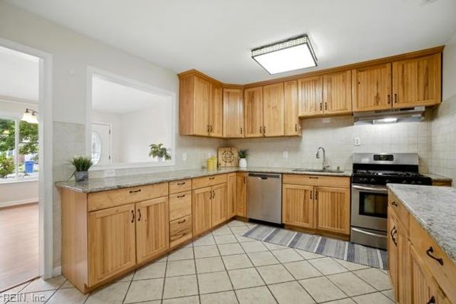 813 Harway AVE, Chesapeake, VA 23325