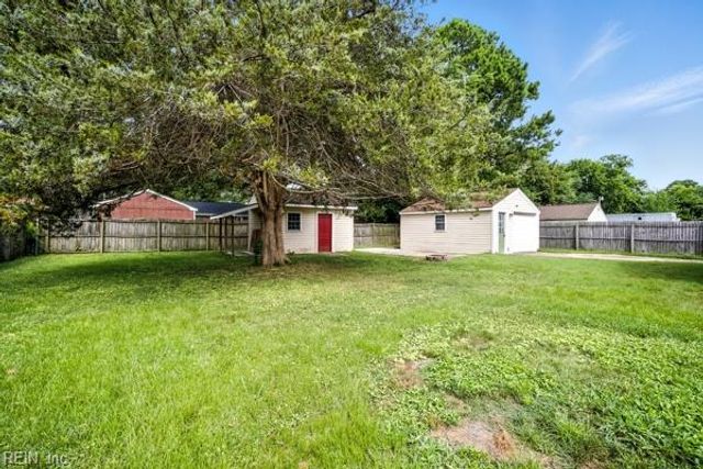 813 Harway AVE, Chesapeake, VA 23325