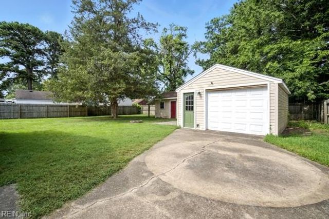 813 Harway AVE, Chesapeake, VA 23325