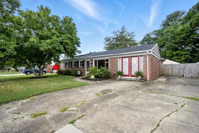 813 Harway AVE, Chesapeake, VA 23325