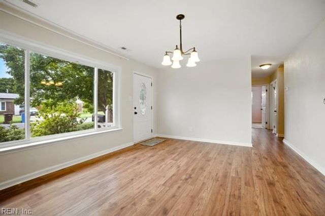 813 Harway AVE, Chesapeake, VA 23325