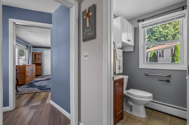 105 Freda Ln, Lowell, MA 01854