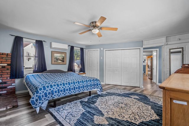 105 Freda Ln, Lowell, MA 01854