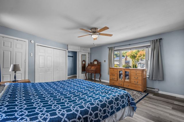 105 Freda Ln, Lowell, MA 01854