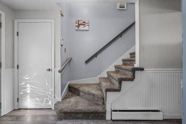 105 Freda Ln, Lowell, MA 01854