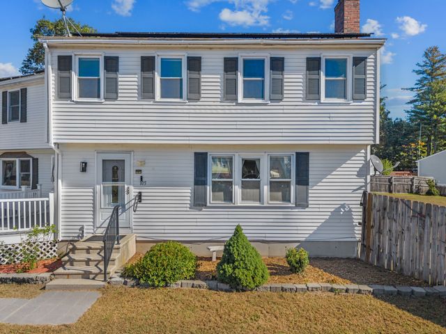 105 Freda Ln, Lowell, MA 01854