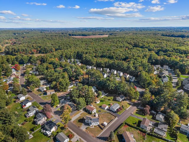 105 Freda Ln, Lowell, MA 01854