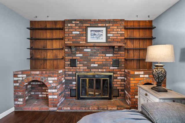 105 Freda Ln, Lowell, MA 01854
