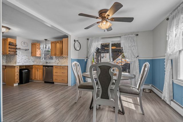 105 Freda Ln, Lowell, MA 01854