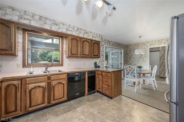 667 Clark Drive, Tallmadge, OH 44278