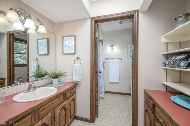 667 Clark Drive, Tallmadge, OH 44278