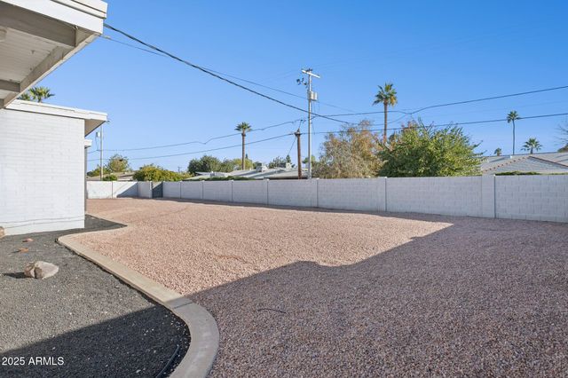 2055 W WINDSOR Avenue, Phoenix, AZ 85009