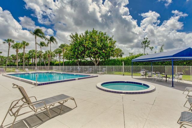 2761 Village Boulevard 305, West Palm Beach, FL 33409