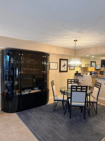 2761 Village Boulevard 305, West Palm Beach, FL 33409