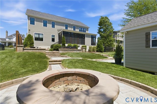 15531 Willowmore Dr, Midlothian, VA 23112