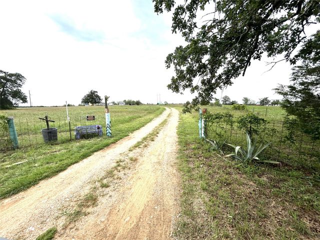 136 Fm 2239, Paige, TX 78659