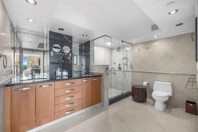 881 Ocean Drive 20A, Key Biscayne, FL 33149