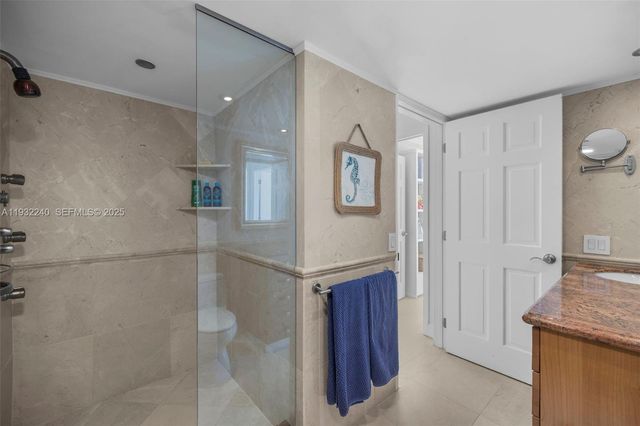 881 Ocean Drive 20A, Key Biscayne, FL 33149