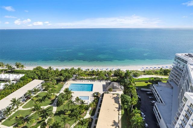 881 Ocean Drive 20A, Key Biscayne, FL 33149
