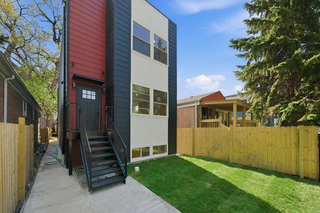 939 N Harding Avenue, Chicago, IL 60651