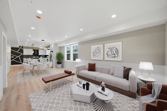 939 N Harding Avenue, Chicago, IL 60651
