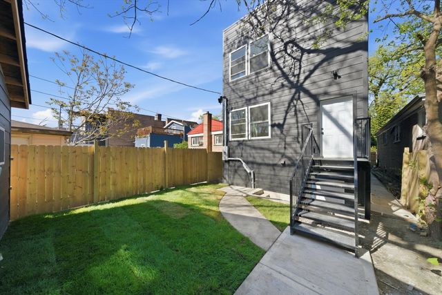 939 N Harding Avenue, Chicago, IL 60651