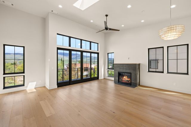 138 Clear Creek Drive, Ashland, OR 97520