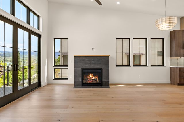 138 Clear Creek Drive, Ashland, OR 97520