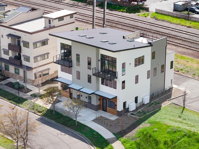 138 Clear Creek Drive, Ashland, OR 97520