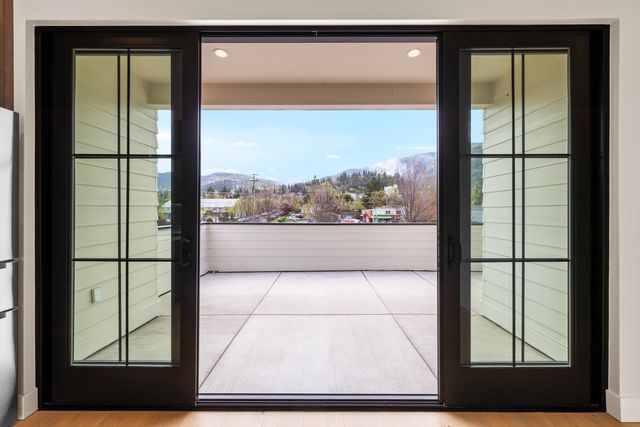 138 Clear Creek Drive, Ashland, OR 97520