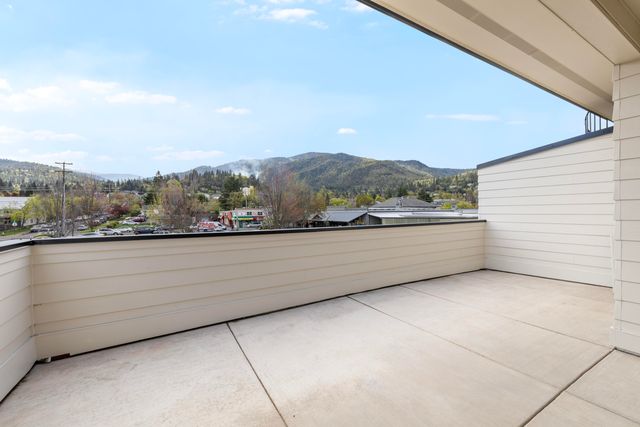138 Clear Creek Drive, Ashland, OR 97520