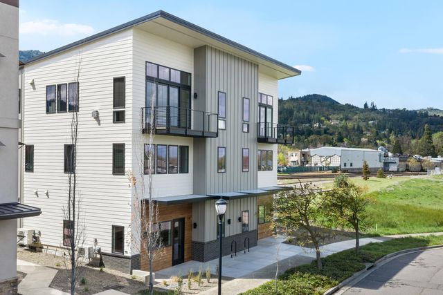 138 Clear Creek Drive, Ashland, OR 97520