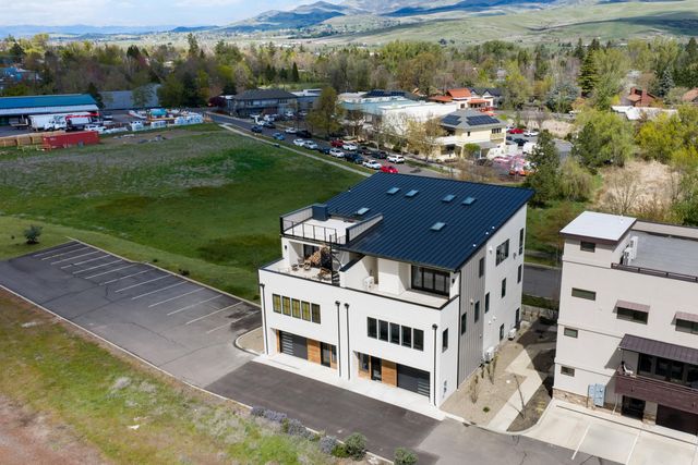 138 Clear Creek Drive, Ashland, OR 97520