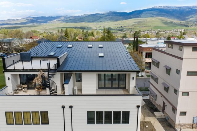138 Clear Creek Drive, Ashland, OR 97520