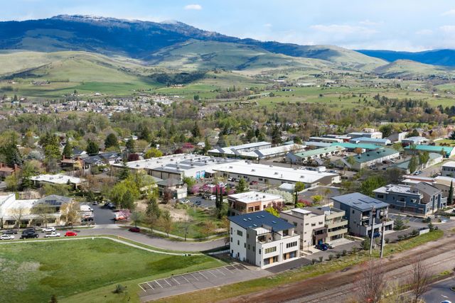 138 Clear Creek Drive, Ashland, OR 97520