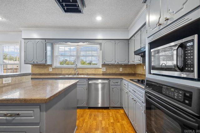 1406 Coolhurst Avenue, Sherwood, AR 72120