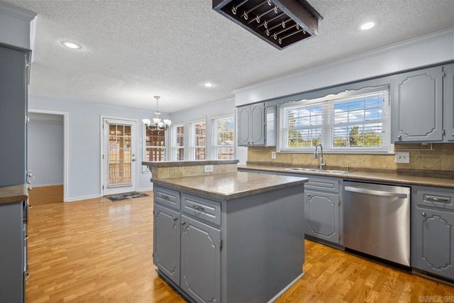 1406 Coolhurst Avenue, Sherwood, AR 72120