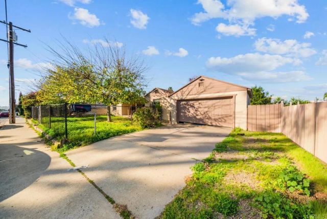 986 Merritt Drive, El Cajon, CA 92020