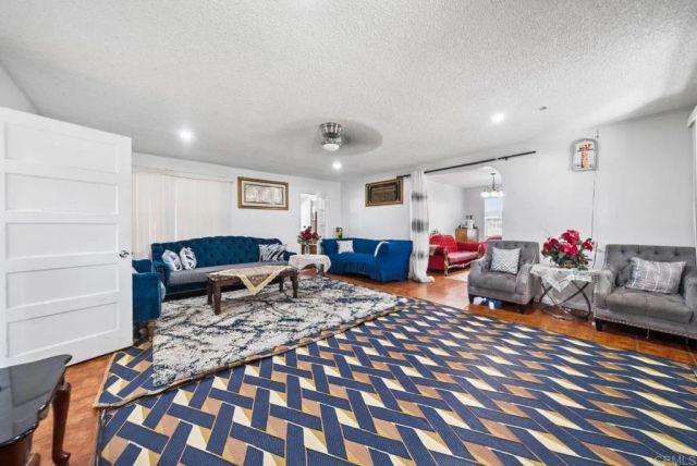 986 Merritt Drive, El Cajon, CA 92020