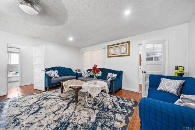 986 Merritt Drive, El Cajon, CA 92020