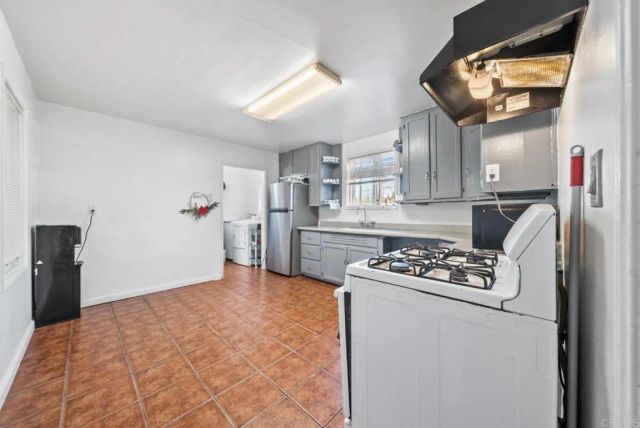 986 Merritt Drive, El Cajon, CA 92020