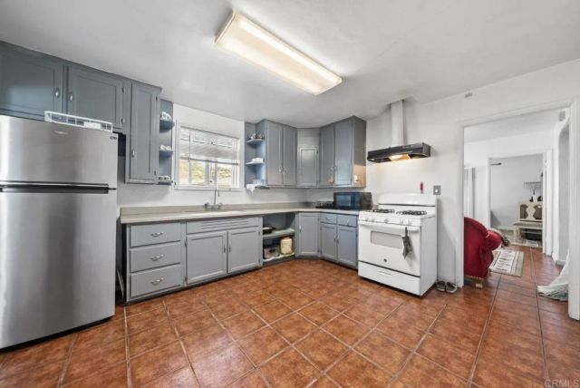 986 Merritt Drive, El Cajon, CA 92020