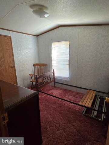 4 WALNUT CT, Fleetwood, PA 19522