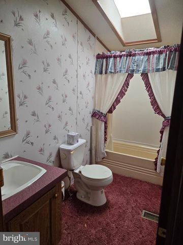 4 WALNUT CT, Fleetwood, PA 19522