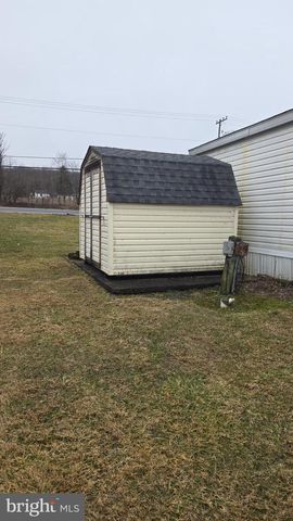 4 WALNUT CT, Fleetwood, PA 19522