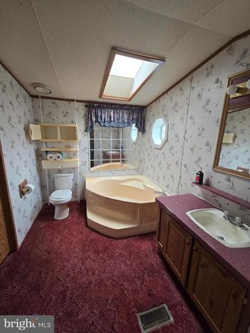 4 WALNUT CT, Fleetwood, PA 19522