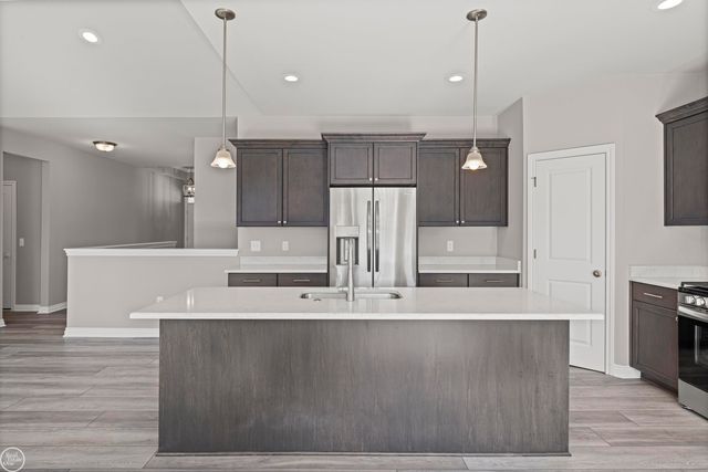 7931 Jordan Drive, Waterford, MI 48327